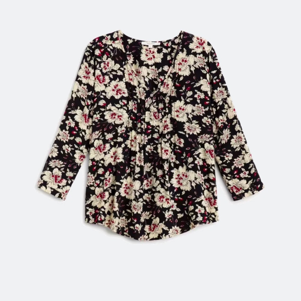 XS blouse black white and red.  3 buttons with pleat design at bust.